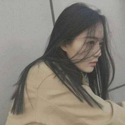 酷酷的伤感女头像(16张)