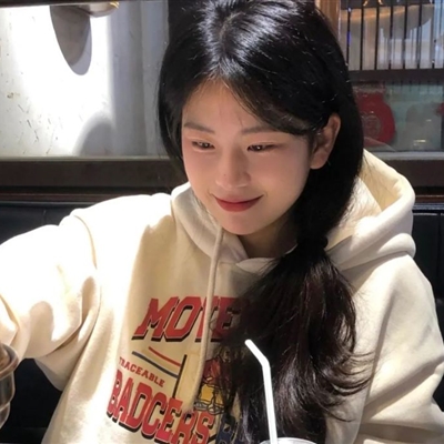 微信好看女生头像图片精选(共16张)