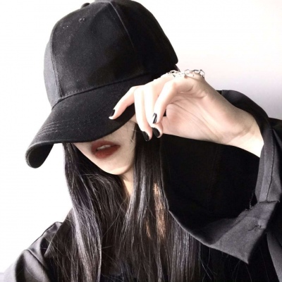 高清好看的时尚气质女生戴帽子头像图片(20张)