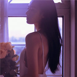 女生个性好看的侧脸扣扣头像(16张)