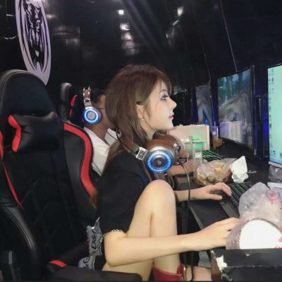 2023抖音最火小姐姐头像(18张)