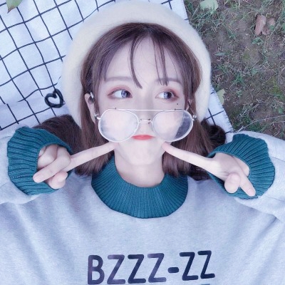 2023抖音最火小姐姐头像(18张)