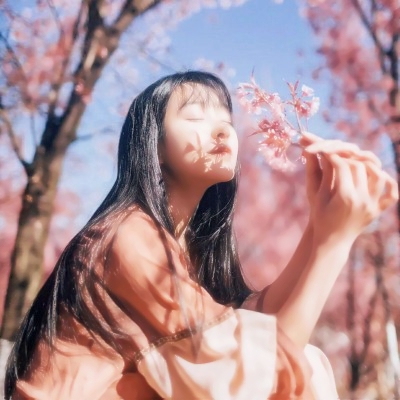 2023抖音最火小姐姐头像(18张)