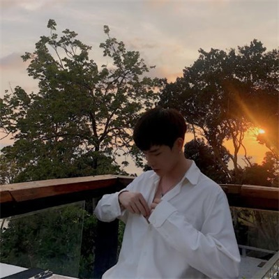 阳光清新男生头像(优选24张)