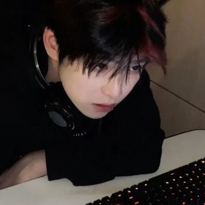 高清阳光帅气男生头像(20张)