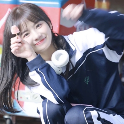 学院风可爱女生头像(精选20张)