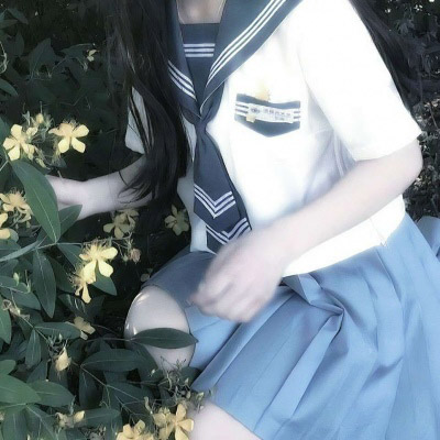学院风可爱女生头像(精选20张)