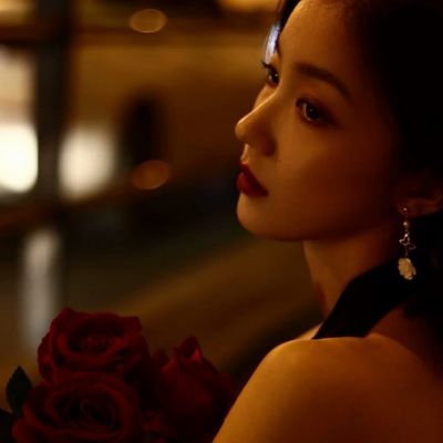 高级感拉满的头像女(共18张)