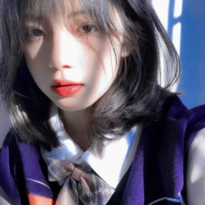 高级感拉满的头像女(共18张)