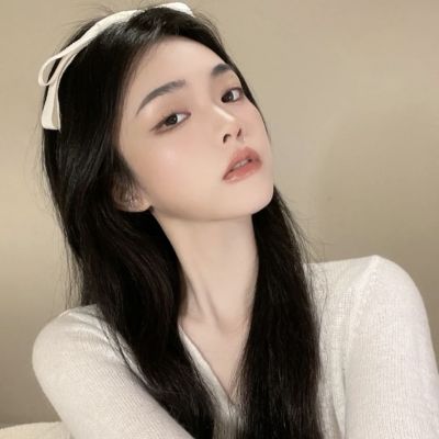 既惊艳又耐看的女生头像(精选24张)