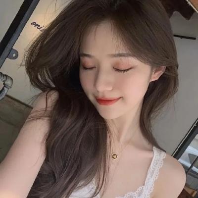 既惊艳又耐看的女生头像(精选24张)