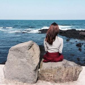 qq头像海边唯美背影女生图片(优选18张)