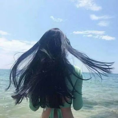 qq头像海边唯美背影女生图片(优选18张)