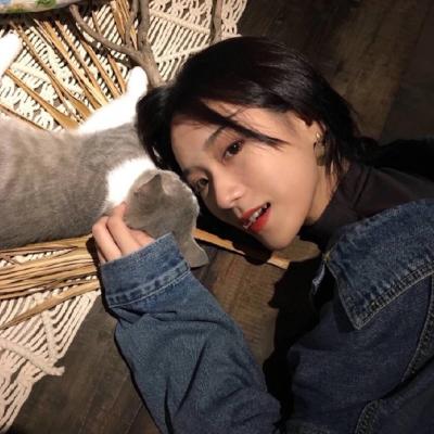 女生文艺范的微信高清头像(精选21张)