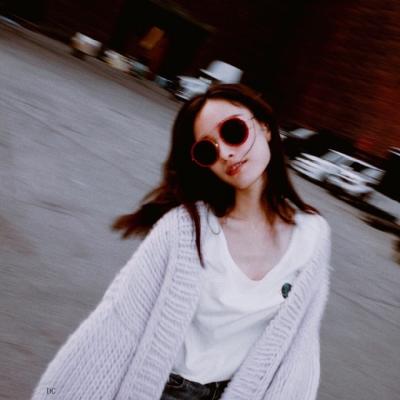 女生文艺范的微信高清头像(精选21张)