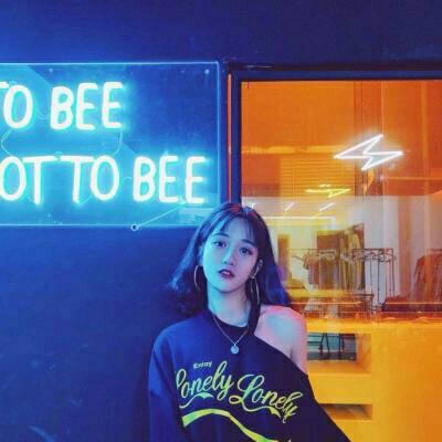 女生酷酷的图片头像(优选22张)