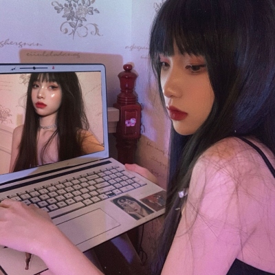 女生酷酷的图片头像(优选22张)