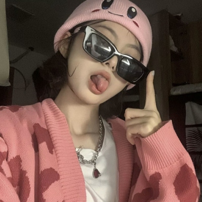 女生酷酷的图片头像(优选22张)