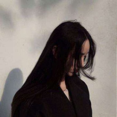 qq头像女生伤感孤独头像图片(精选22张)