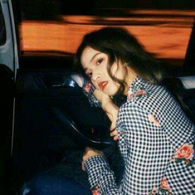 qq头像女生伤感孤独头像图片(精选22张)