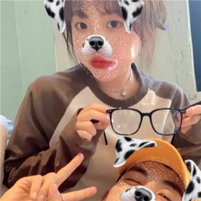 2023最火的情侣头像欧美高清图片(共20张)