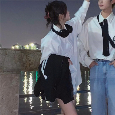 2023最火的情侣头像欧美高清图片(共20张)