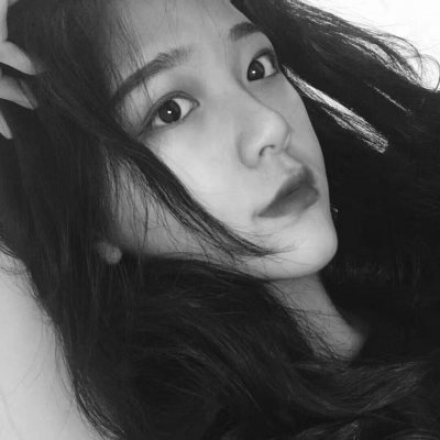 头像女黑白伤感真人图片(共22张)