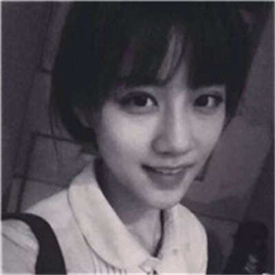 头像女黑白伤感真人图片(共22张)