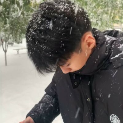 2023帅气成熟男人头像图片(精选20张)