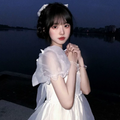 高清阳光好看的简洁微笑女头像图片(20张)