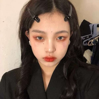 2023年女生高清头像图片(22张)