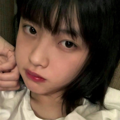 镜头前的时尚女生自拍头像大全(20张)