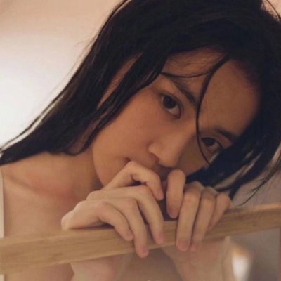 高清暖色调的治愈系头像女生图片(精选20张)