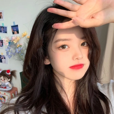 高清暖色调的治愈系头像女生图片(精选20张)