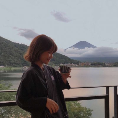 高清时尚好看的头像女生图片(共20张)