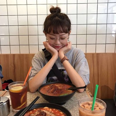 高清时尚好看的头像女生图片(共20张)