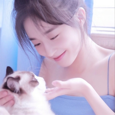 微信头像女生简单大方(精选18张)