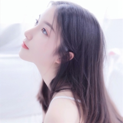 微信头像女生简单大方(精选18张)