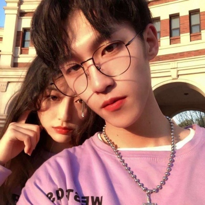 很难找的个性情侣头像真人(16张)