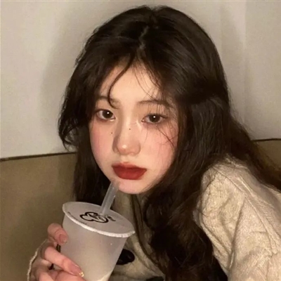 安静又温柔又沉稳的女生头像(20张)