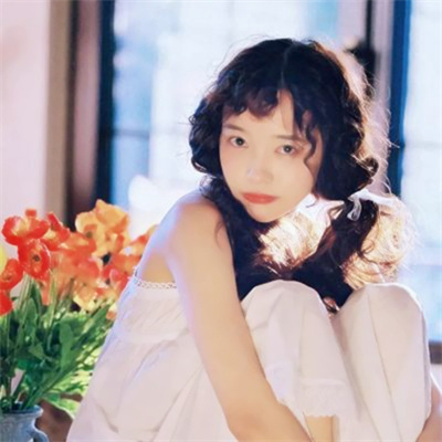 安静又温柔又沉稳的女生头像(20张)