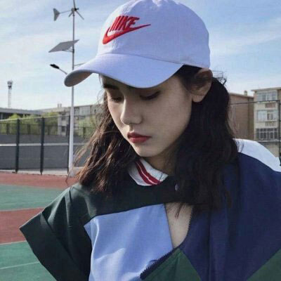 孤傲冷艳淡漠女生头像(精选20张)