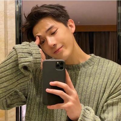 颜值爆表的头像男生(优选20张)