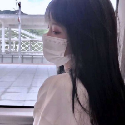 颜值超高的女生头像真人戴口罩(共18张)