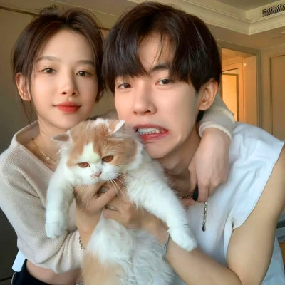 又欲又撩的情侣头像高级质感(共18张)