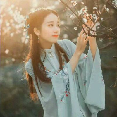 高清唯美意境古风小清新的女生图片(优选20张)