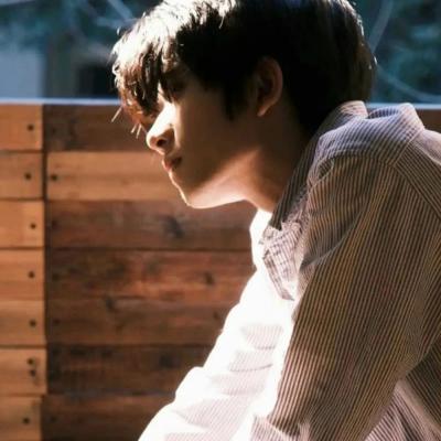 2023最新qq头像男生帅气图片(精选18张)