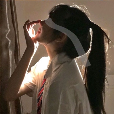 高清好看的高冷女生头像霸气黑色系图片(18张)