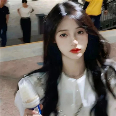 浪漫氛围女生头像真人高清图片(共16张)