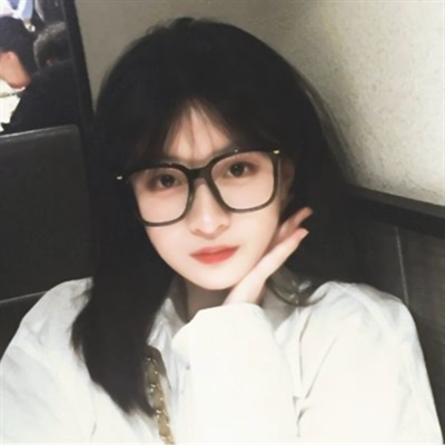 浪漫氛围女生头像真人高清图片(共16张)